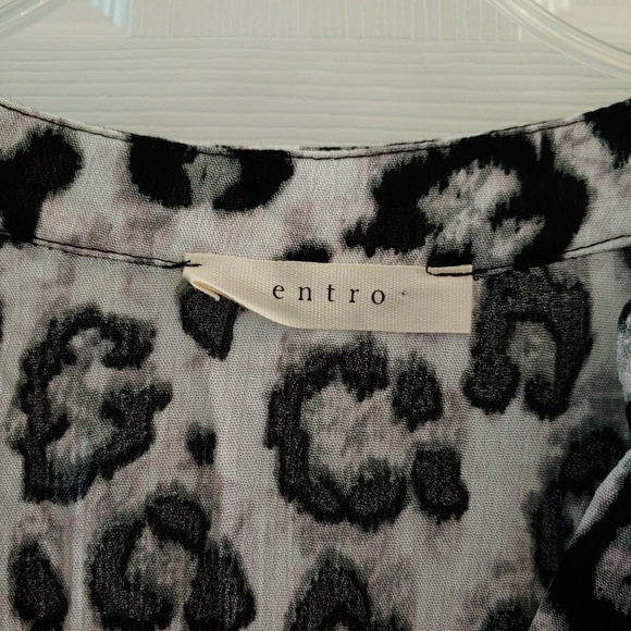 SOLD Entro Leopard 3/4 Sleeve Blouse - Picture 3 of 6